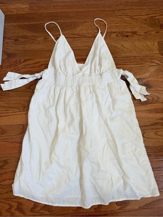aerie Dresses & Skirts - Aerie Cream Spaghetti Strap Tie-Waist Sundress